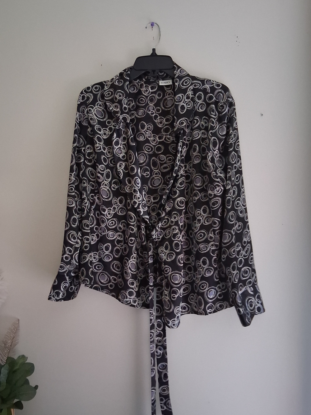 Cato Black & White Circle-Print Tie Front Blouse